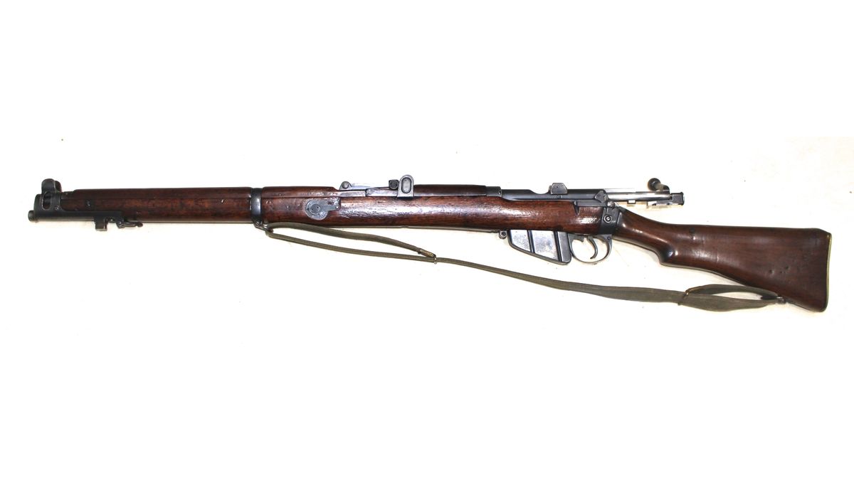 Section 1 – Near Mint Condition WW1 British 1910 Dated BSA Produced SMLE Mk3 With volley Sights .303 - Image 10