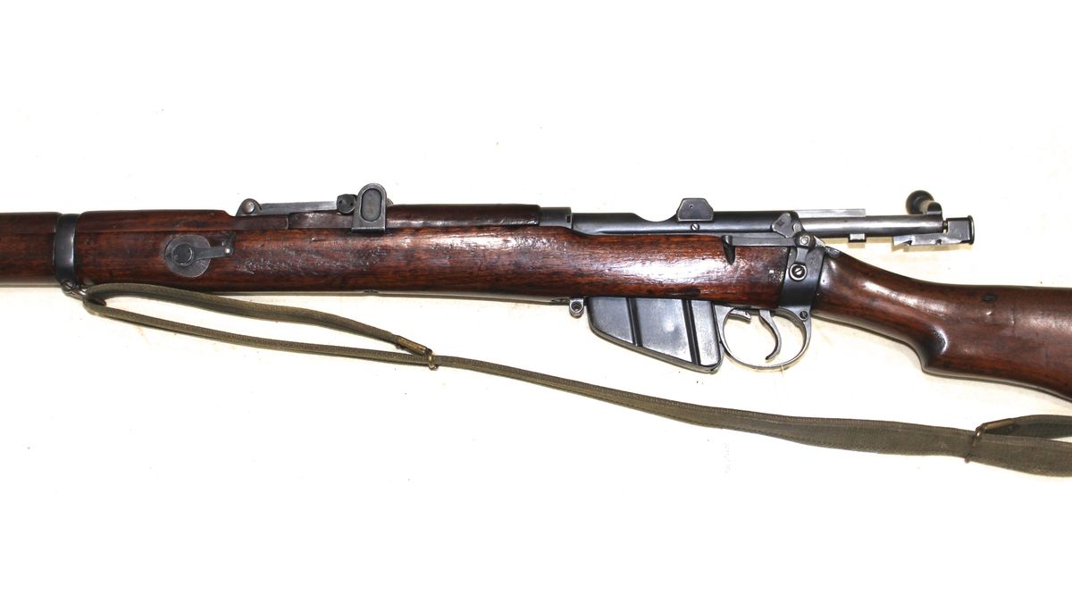 Section 1 – Near Mint Condition WW1 British 1910 Dated BSA Produced SMLE Mk3 With volley Sights .303 - Image 12