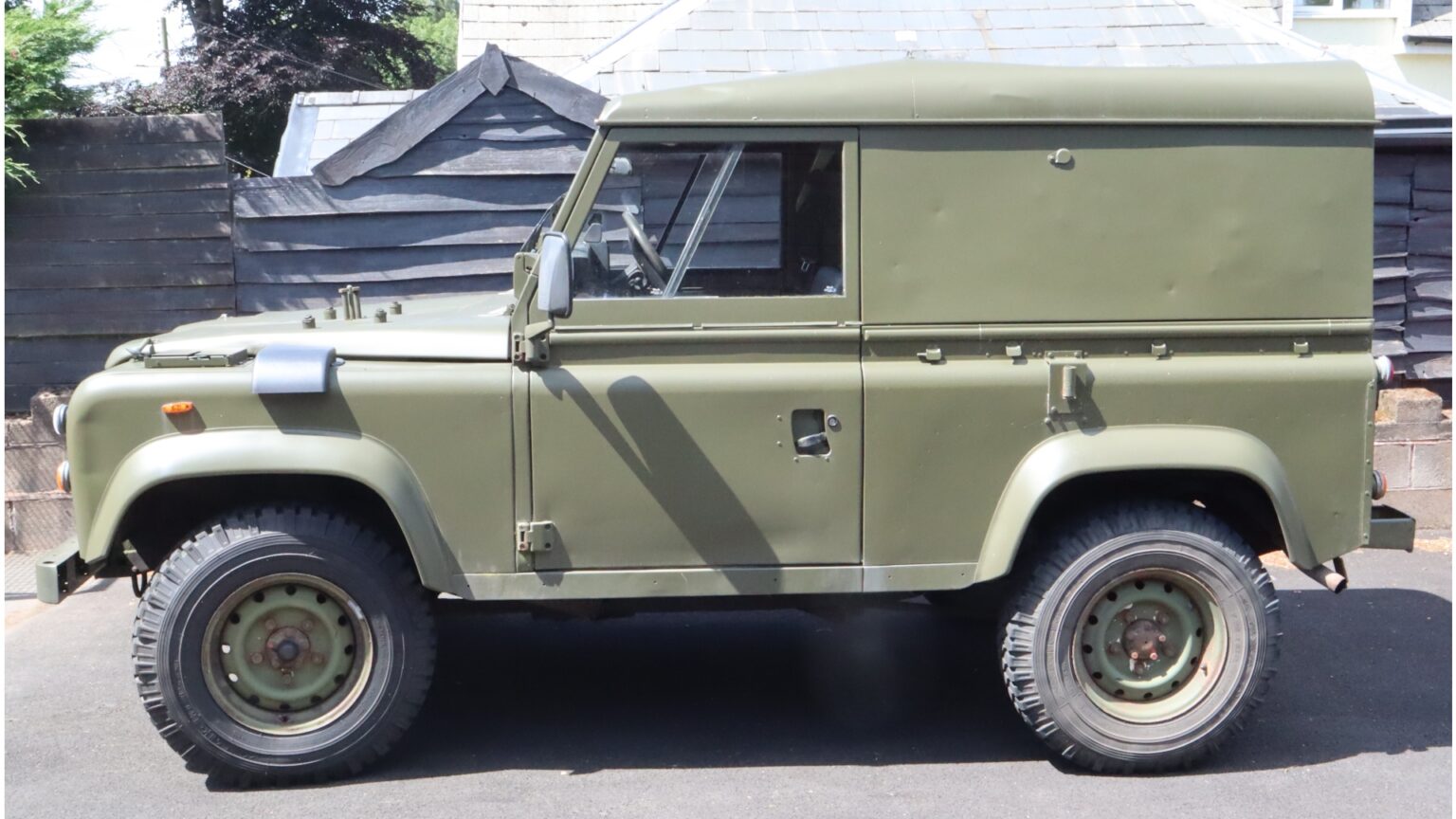 Ex British Army Land Rover – MJL Militaria